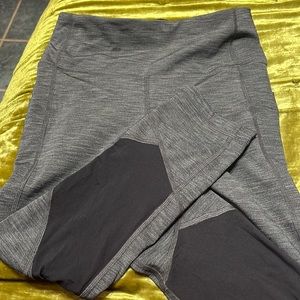 grey lulu lemon leggings